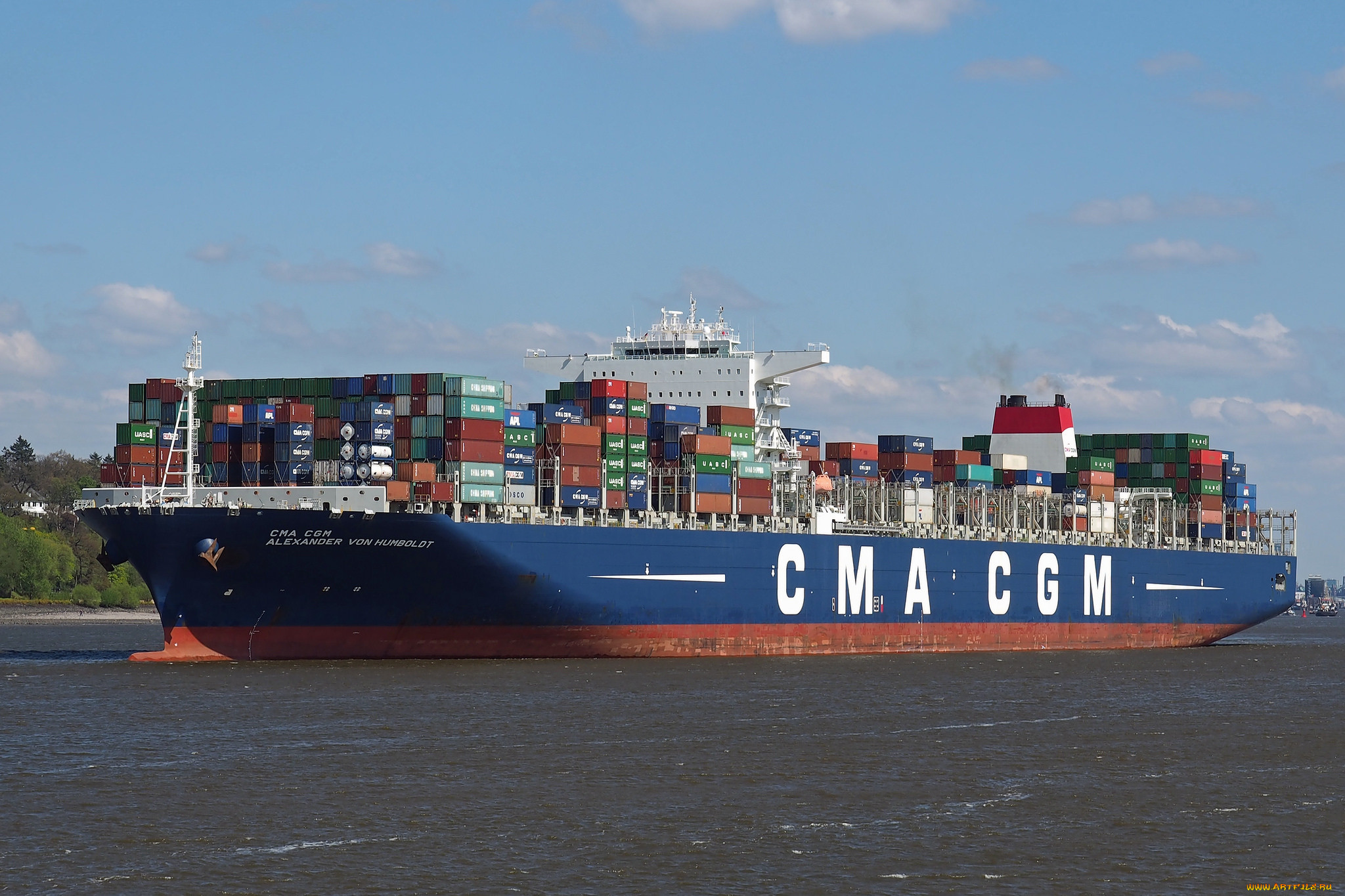 Cma cgm track. Контейнеровоз CMA CGM. Контейнеровоз CMA CGM Alexander von Humboldt. CMA CGM контейнеровозы корабль. Ирида судно контейнеровоз.